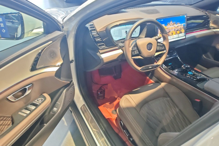 BYD Han 2024 car image #16
