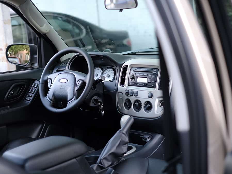 Ford Escape (Imported) 2007 immagine di auto #48