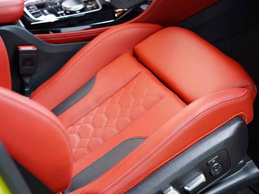 BMW X4 M 2022 immagine di auto #48