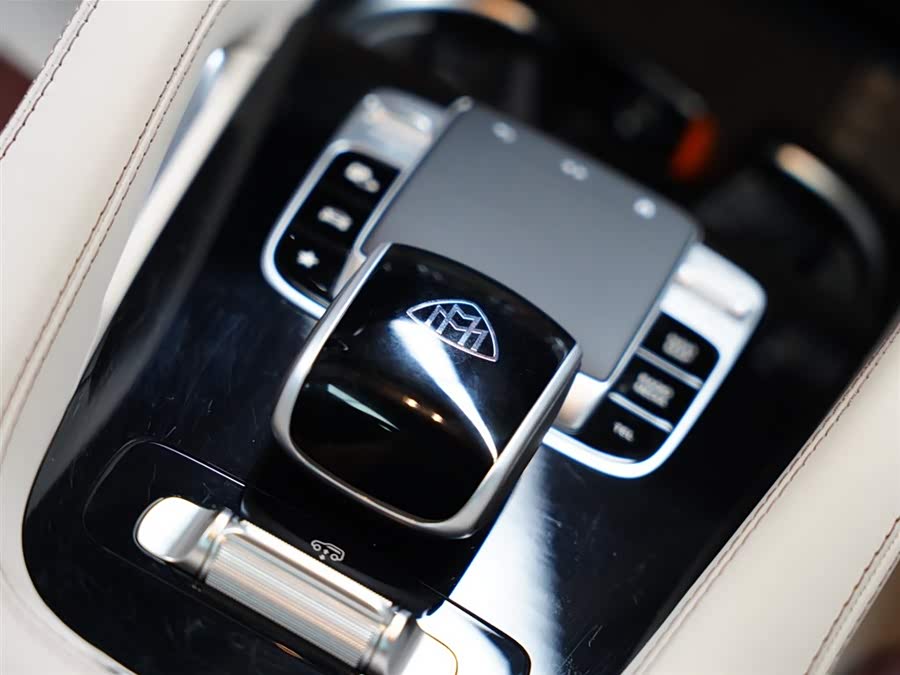 Mercedes-Benz Maybach GLS 2024 #48 Mercedes-Benz Maybach GLS 2024 car image #48