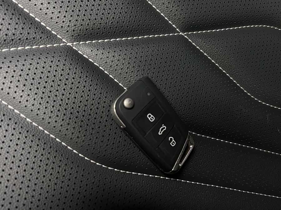 Volkswagen Tiguan L 2022 car image #48