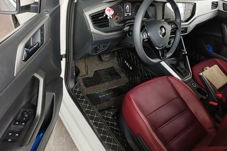 Volkswagen Polo 2020 car image #16