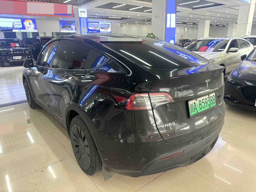 Tesla Model Y 2023 car image #3