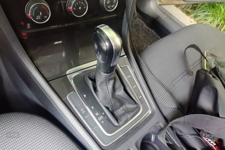 Volkswagen Golf 2018 car image #16