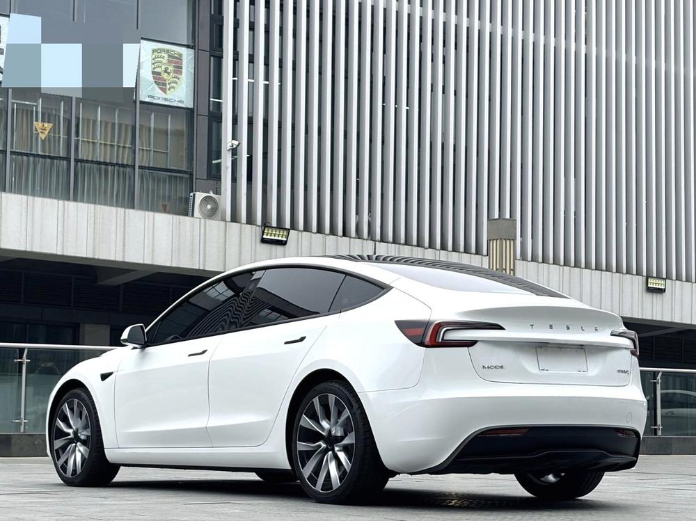 Tesla Model 3 2024 car image #5