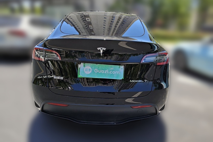 Tesla Model Y 2023 #4 Tesla Model Y 2023 car image #4