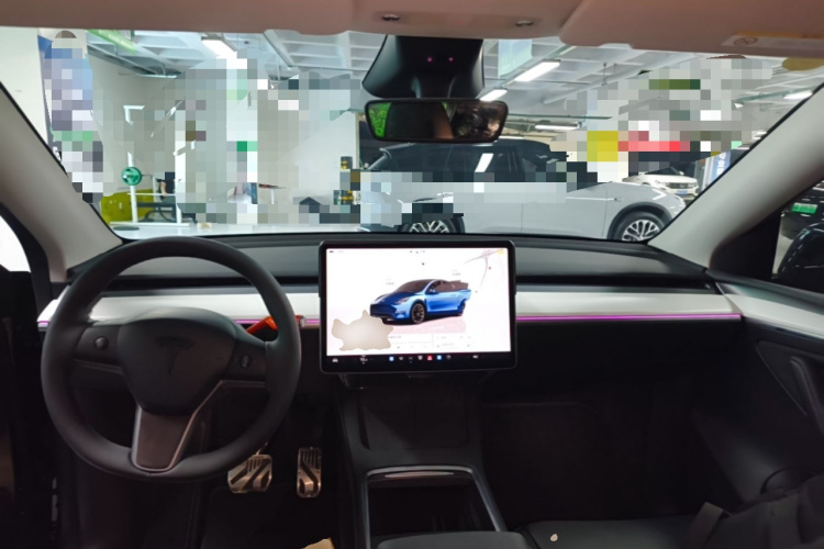 Tesla Model Y 2024 car image #11