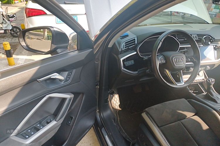 Audi Q3 2020 immagine di auto #18