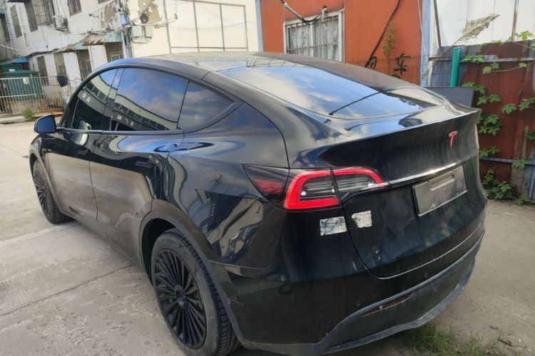 Tesla Model Y 2022 car image #7