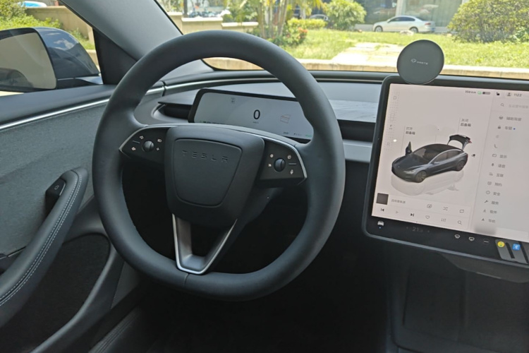 Tesla Model 3 2024 car image #15
