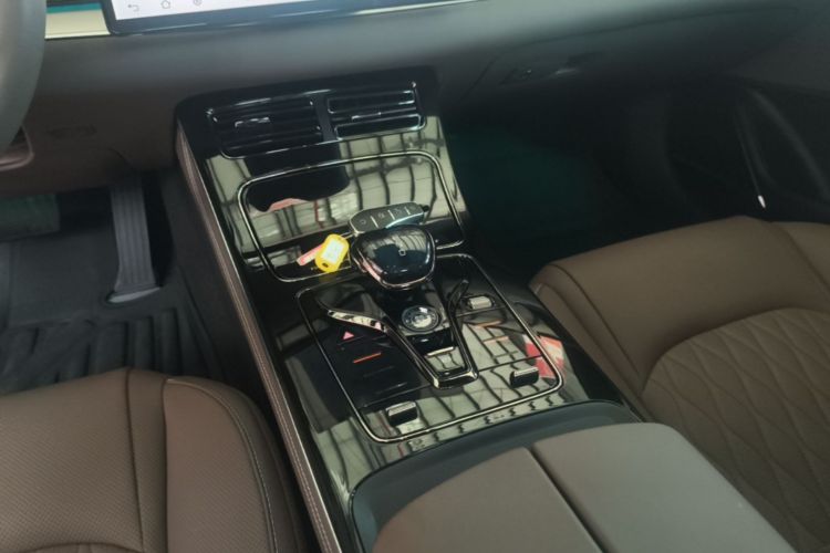 BYD Han 2024 car image #14