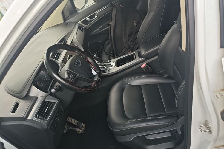 GEELY Emgrand GS 2019 car image #15