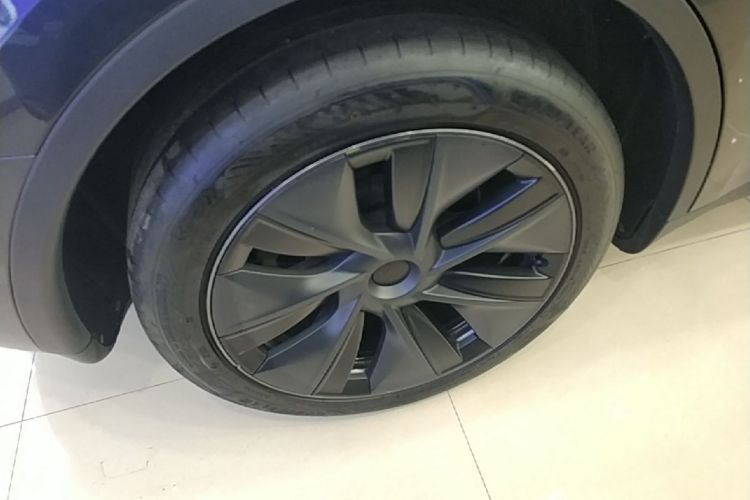 Tesla Model Y 2024 #10 Tesla Model Y 2024 immagine di auto #10