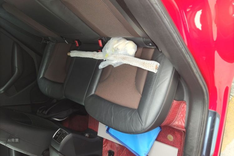 Audi Q3 2018 car image #19