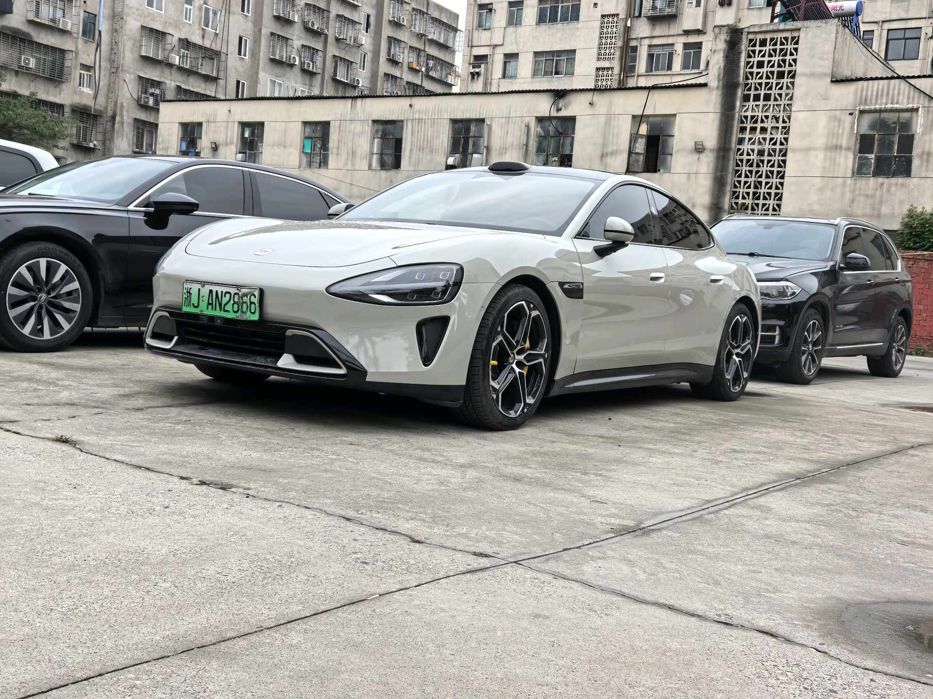 MI SU7 2025 car image 