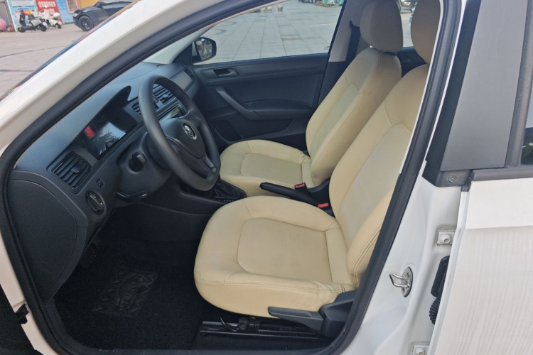 Volkswagen Santana 2019 صورة سيارة #15