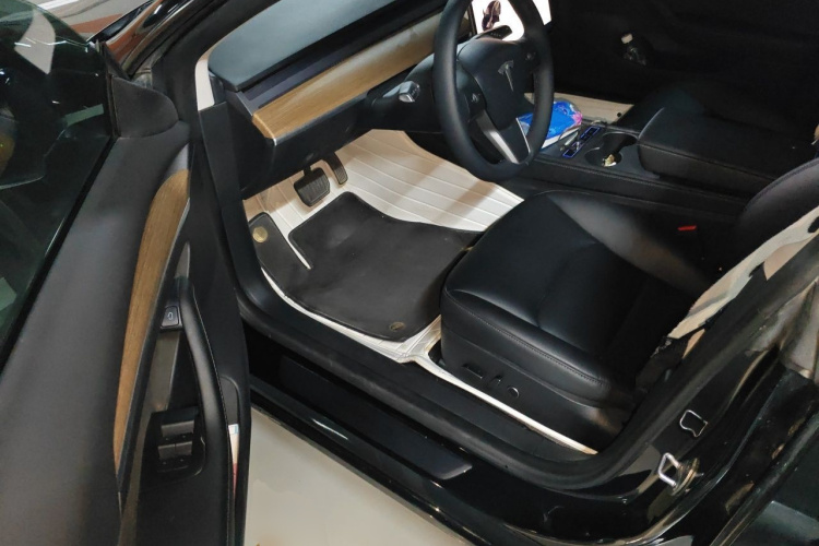 Tesla Model 3 2022 car image #9