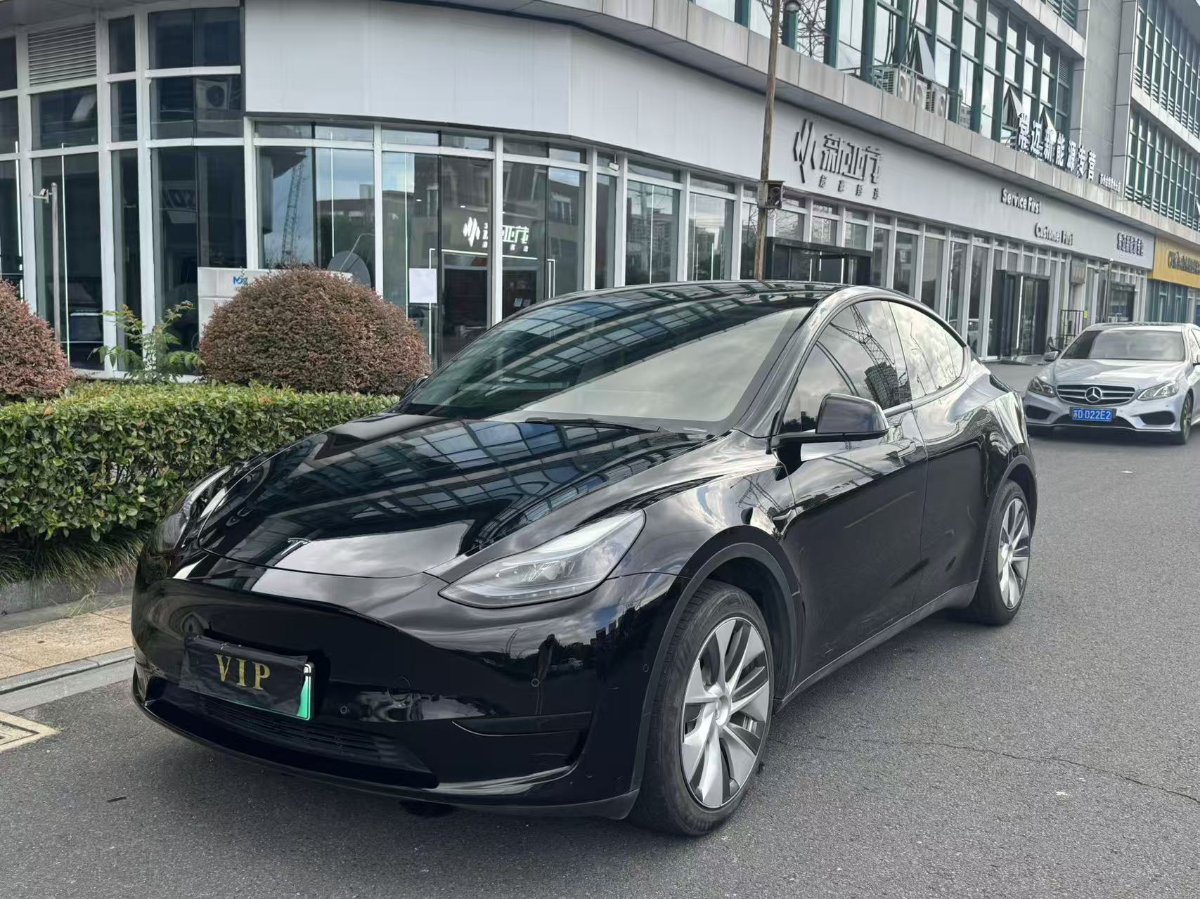 Tesla Model Y 2022 #3 Tesla Model Y 2022 car image #3