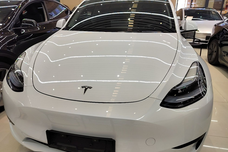 Tesla Model Y 2024 #3 Tesla Model Y 2024 car image #3