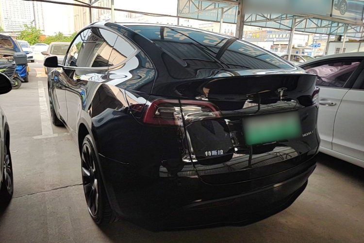 Tesla Model Y 2022 car image #5