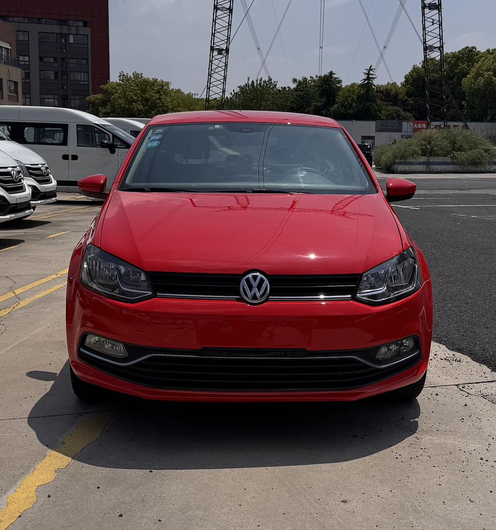 Volkswagen Polo 2014 car image #2