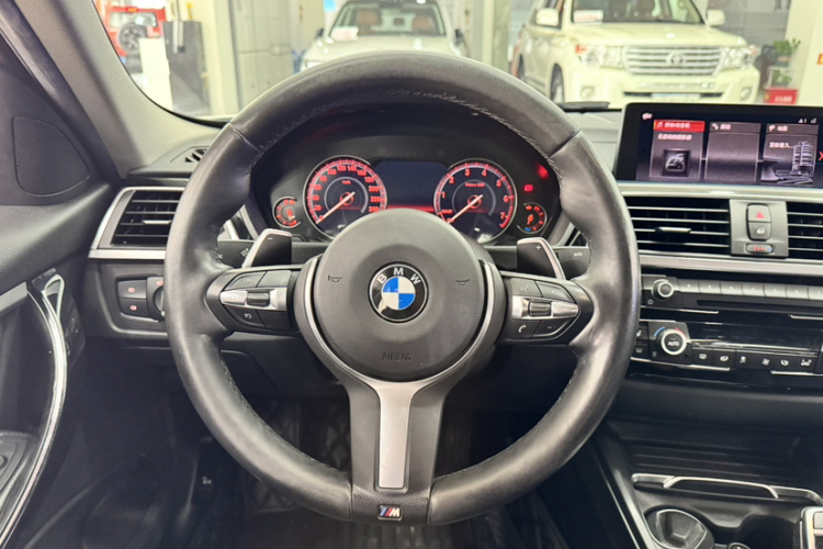 BMW 3 Series 2018 #10 BMW 3 Series 2018 car image #10