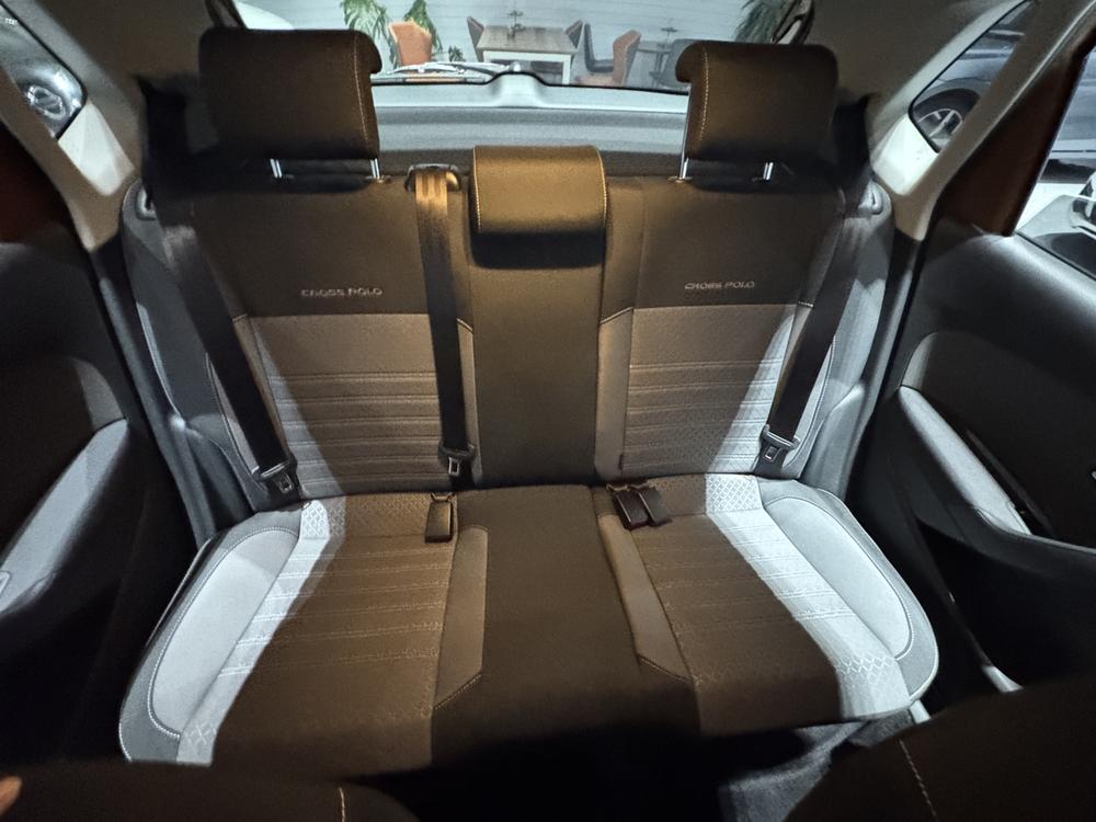 Volkswagen Polo 2015 car image #23