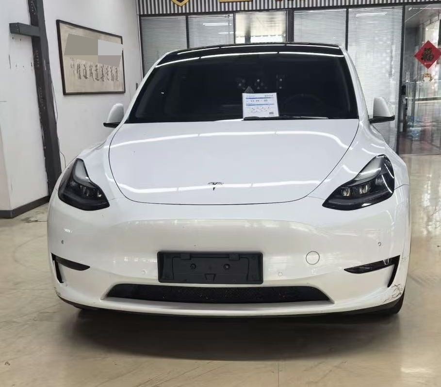 Tesla Model Y 2023 immagine di auto #2