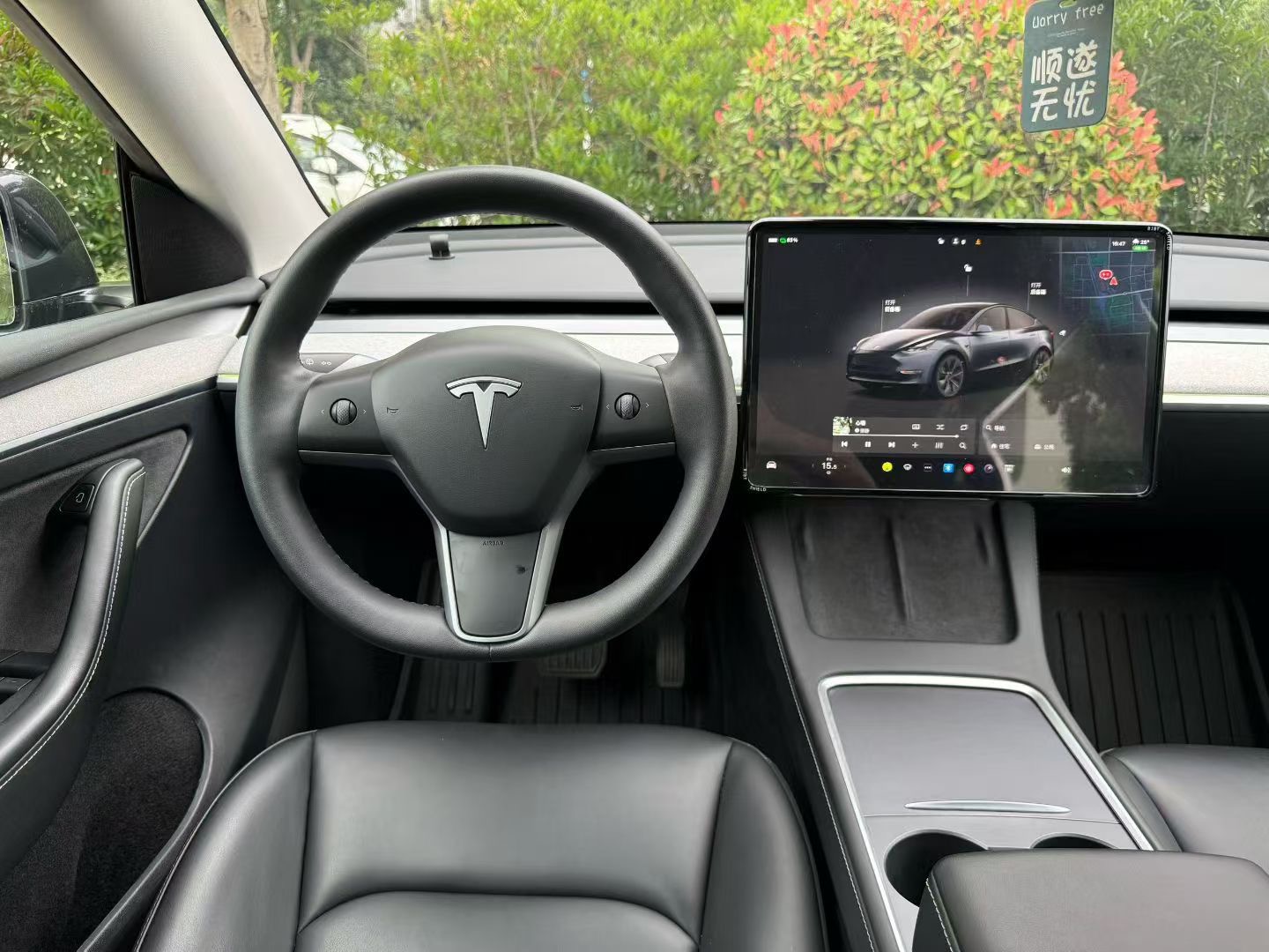 Tesla Model Y 2025 car image #9