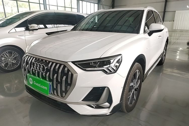 Audi Q3 2024 car image #2