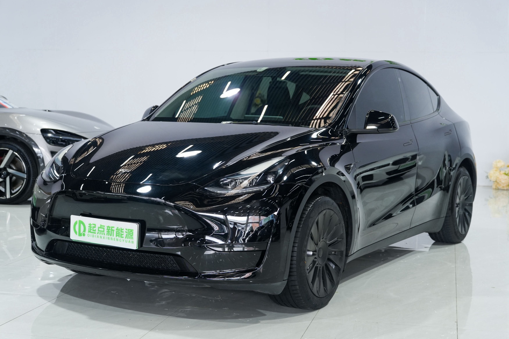 Tesla Model Y 2023 car image 