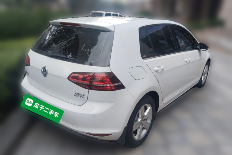 Volkswagen Golf 2017 car image #7