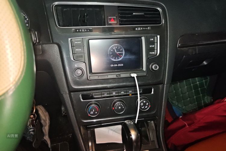 Volkswagen Golf 2017 car image #15