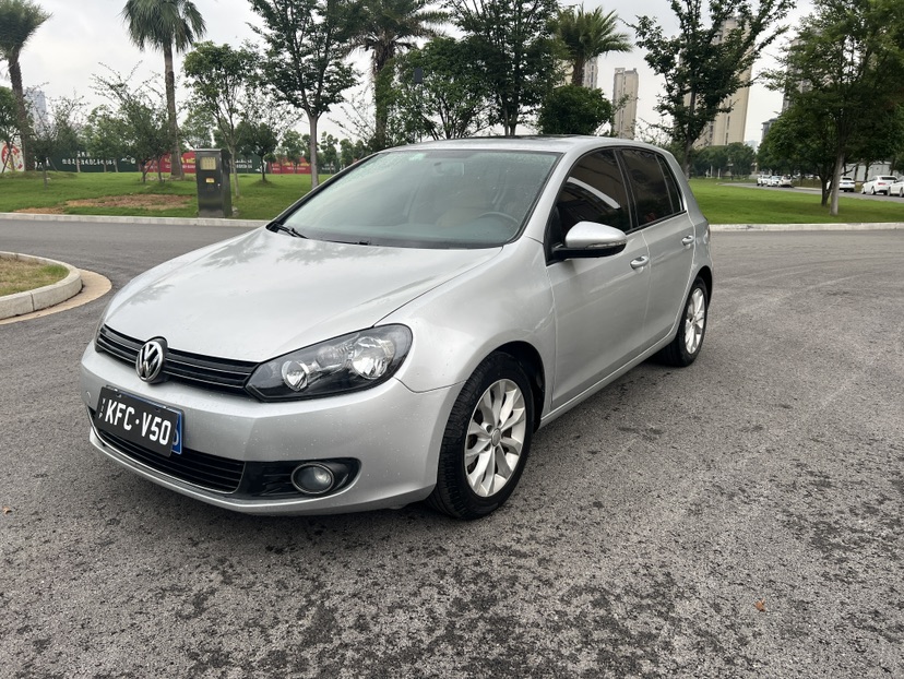 Volkswagen Golf 2011 car image 