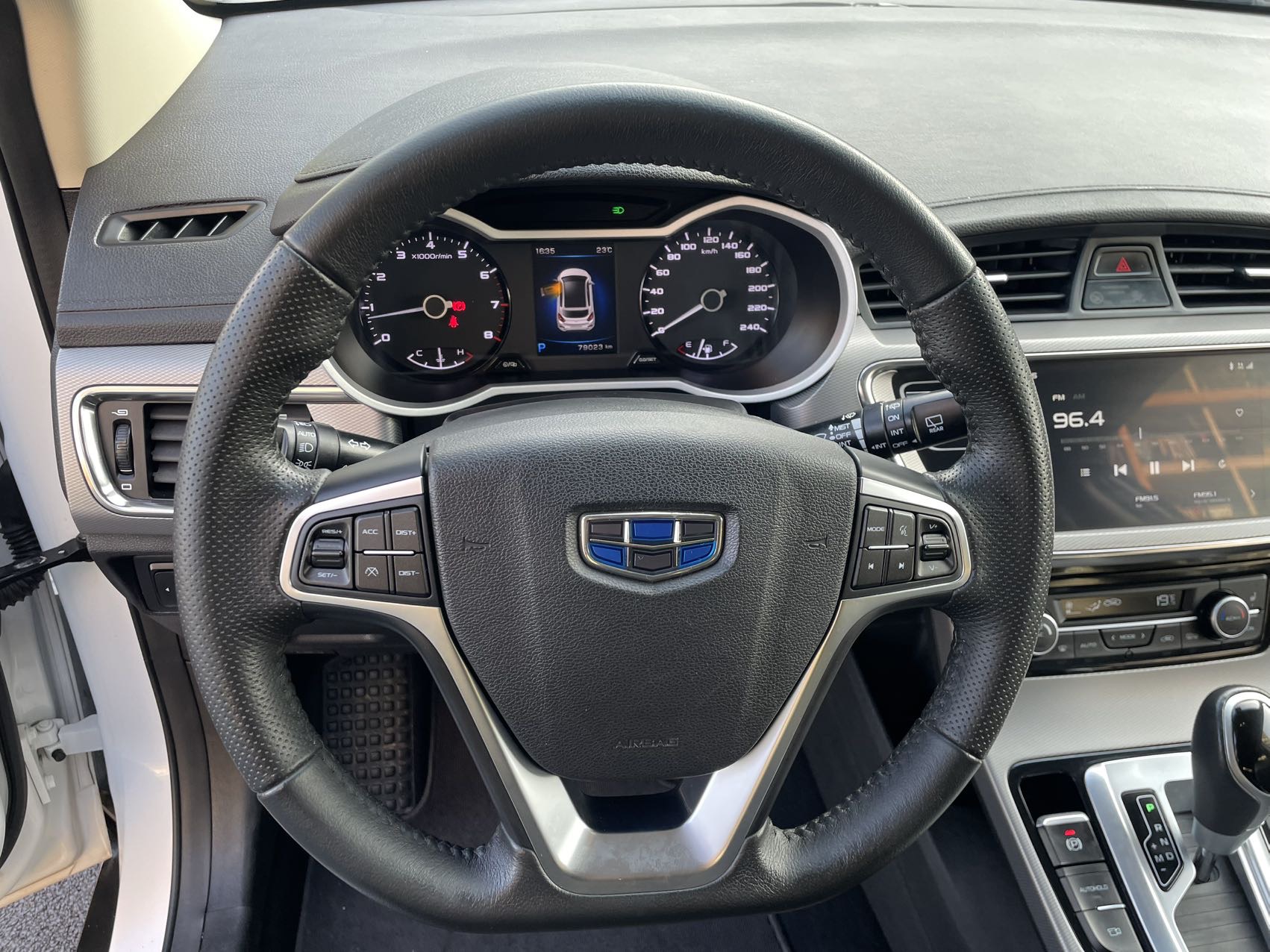 GEELY Emgrand GS 2018 car image #6