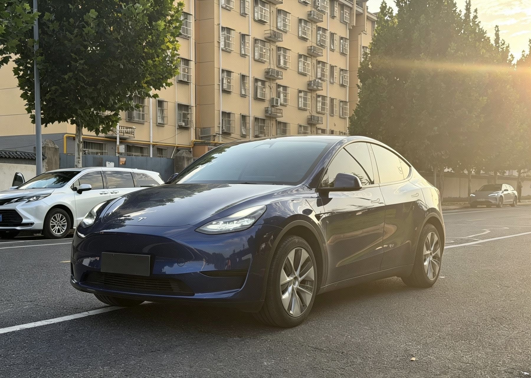Tesla Model Y 2023 Tesla Model Y 2023 car image