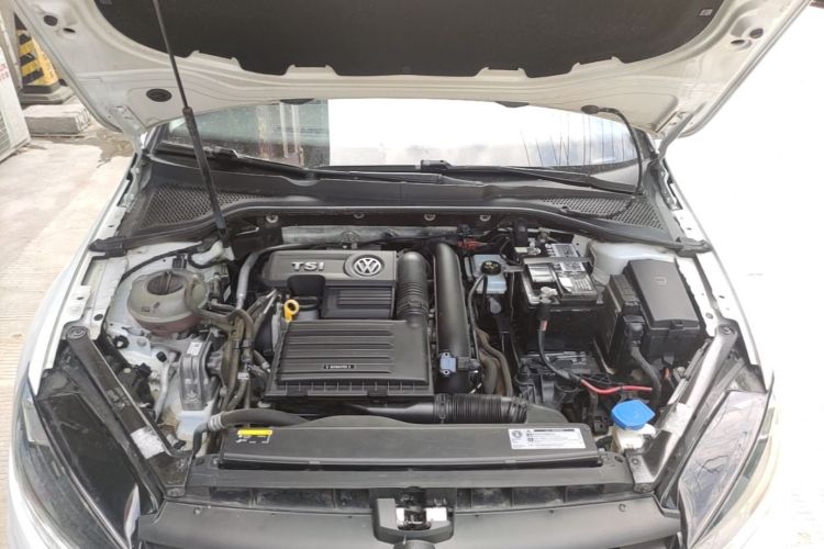 Volkswagen Golf 2018 car image #20