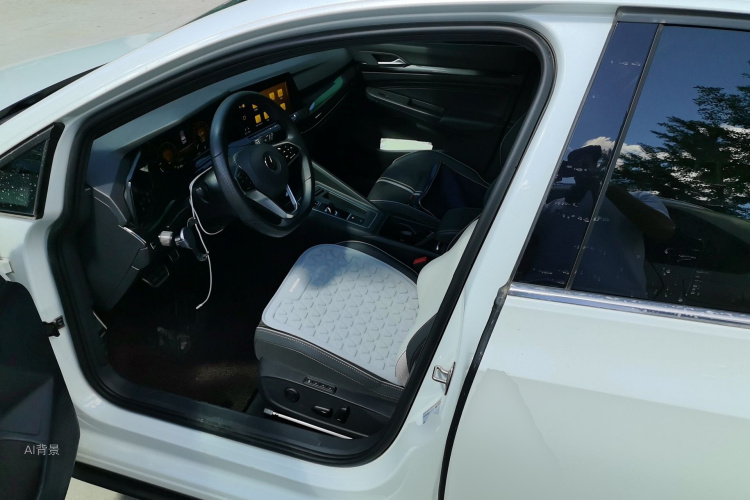 Volkswagen Golf 2022 car image #17