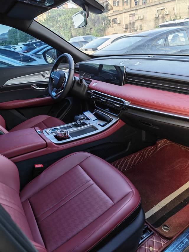 Jetour X70 PLUS 2025 #7 Jetour X70 PLUS 2025 car image #7