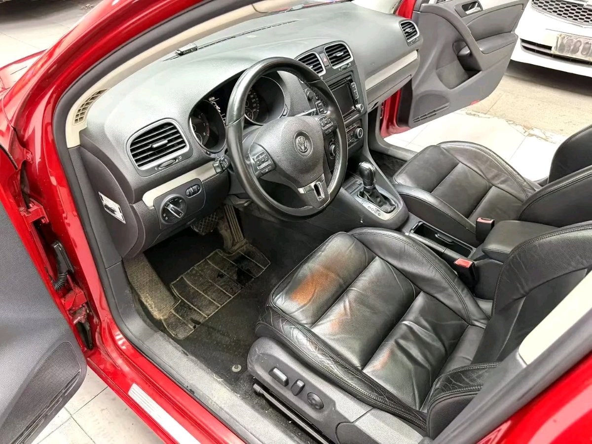 Volkswagen Golf 2012 car image #4