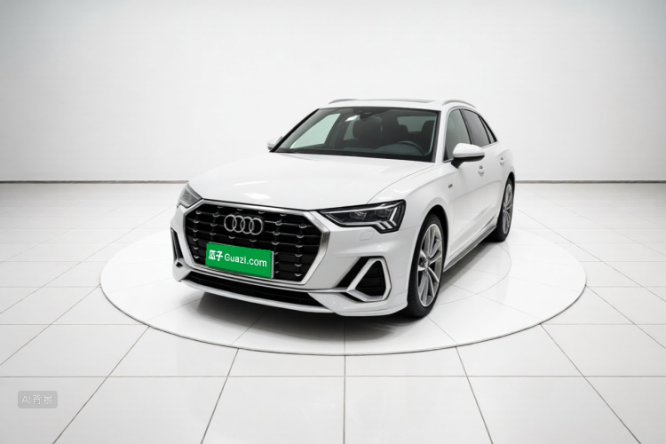 Audi Q3 2023 car image #2