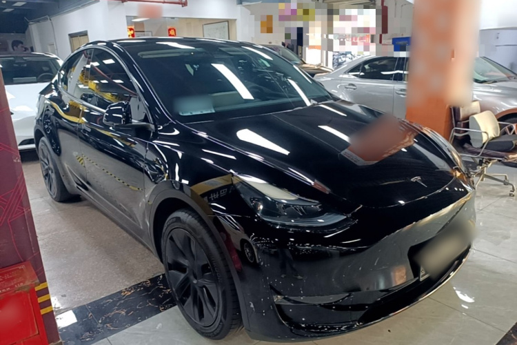 Tesla Model Y 2024 immagine di auto #6
