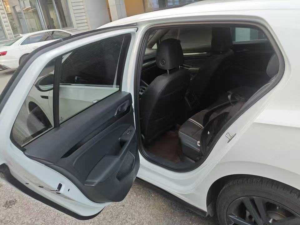 2023 car image #6
