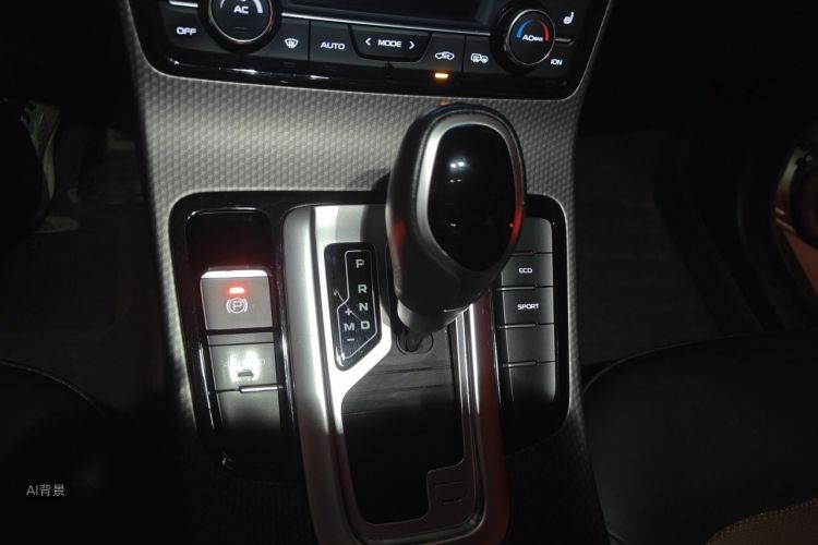 GEELY Emgrand GS 2018 car image #16
