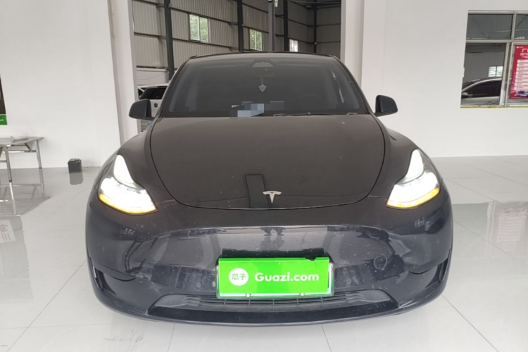 Tesla Model Y 2023 #3 Tesla Model Y 2023 car image #3