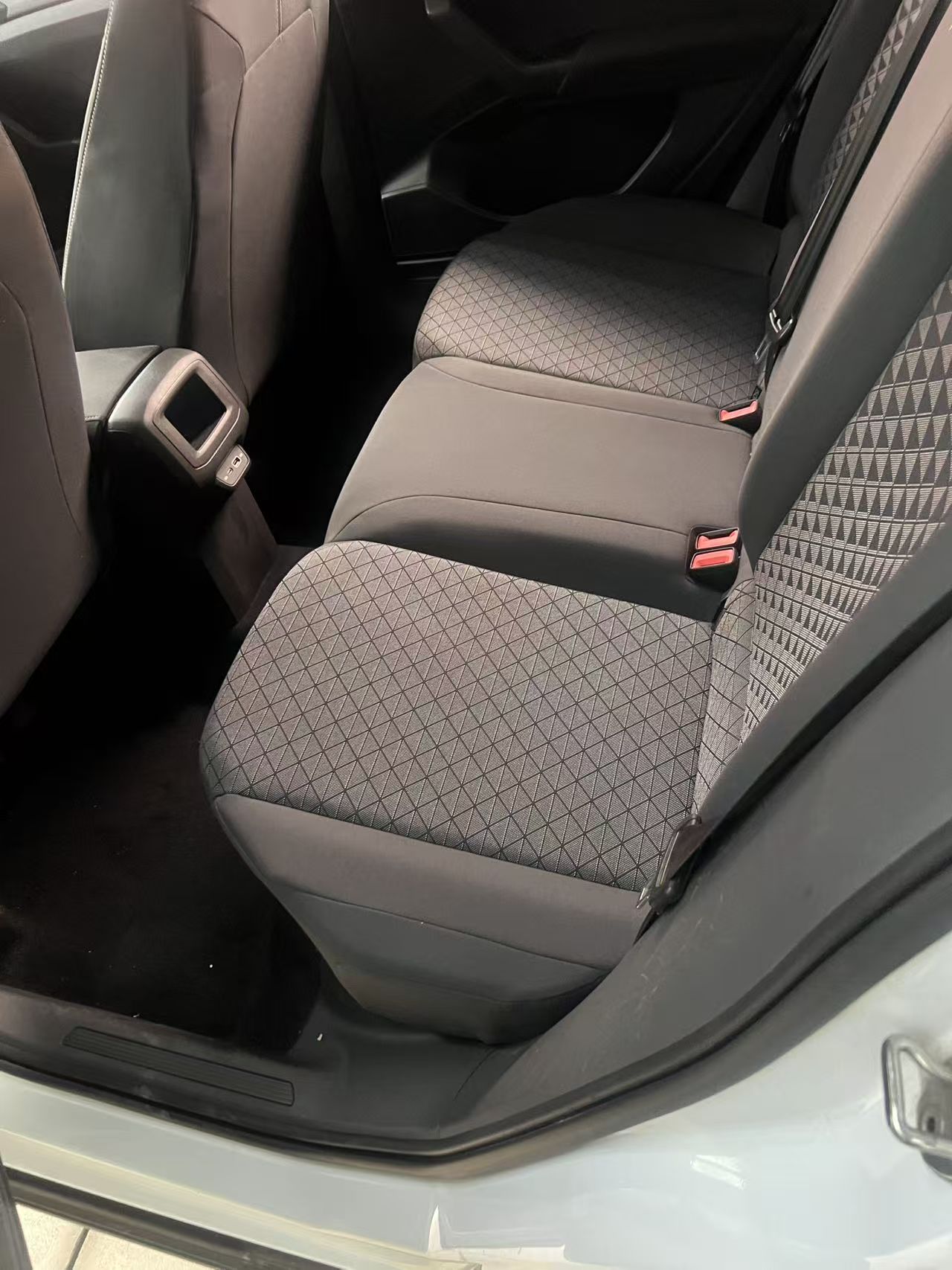 Volkswagen T-Cross 2021 #5 Volkswagen T-Cross 2021 صورة سيارة #5