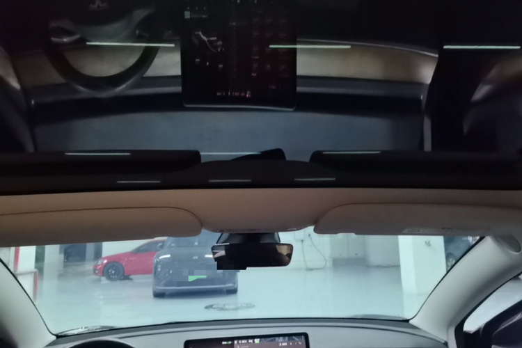 Tesla Model 3 2023 car image #18