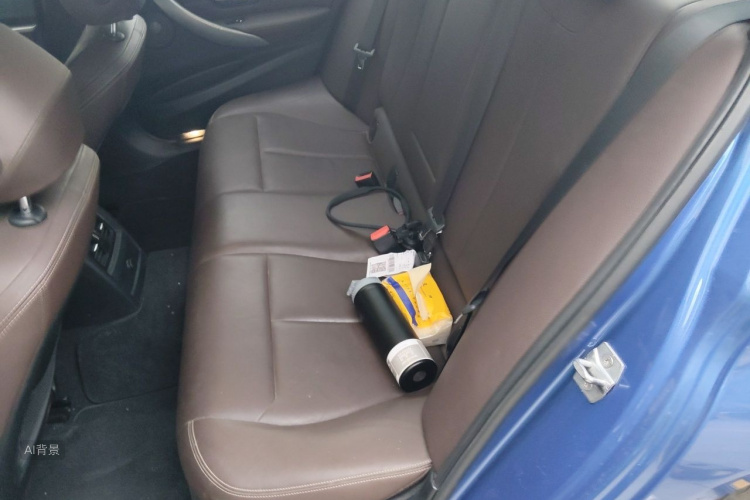 BMW 3 Series 2019 car image #19