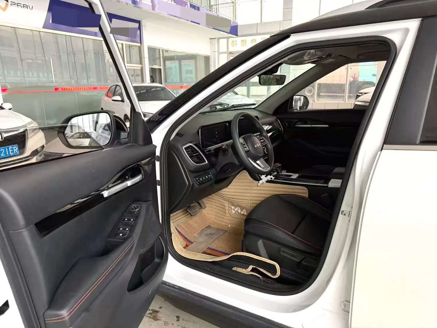 Kia Seltos 2024 صورة سيارة #3