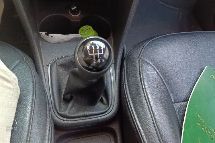 Volkswagen Polo 2014 car image #16